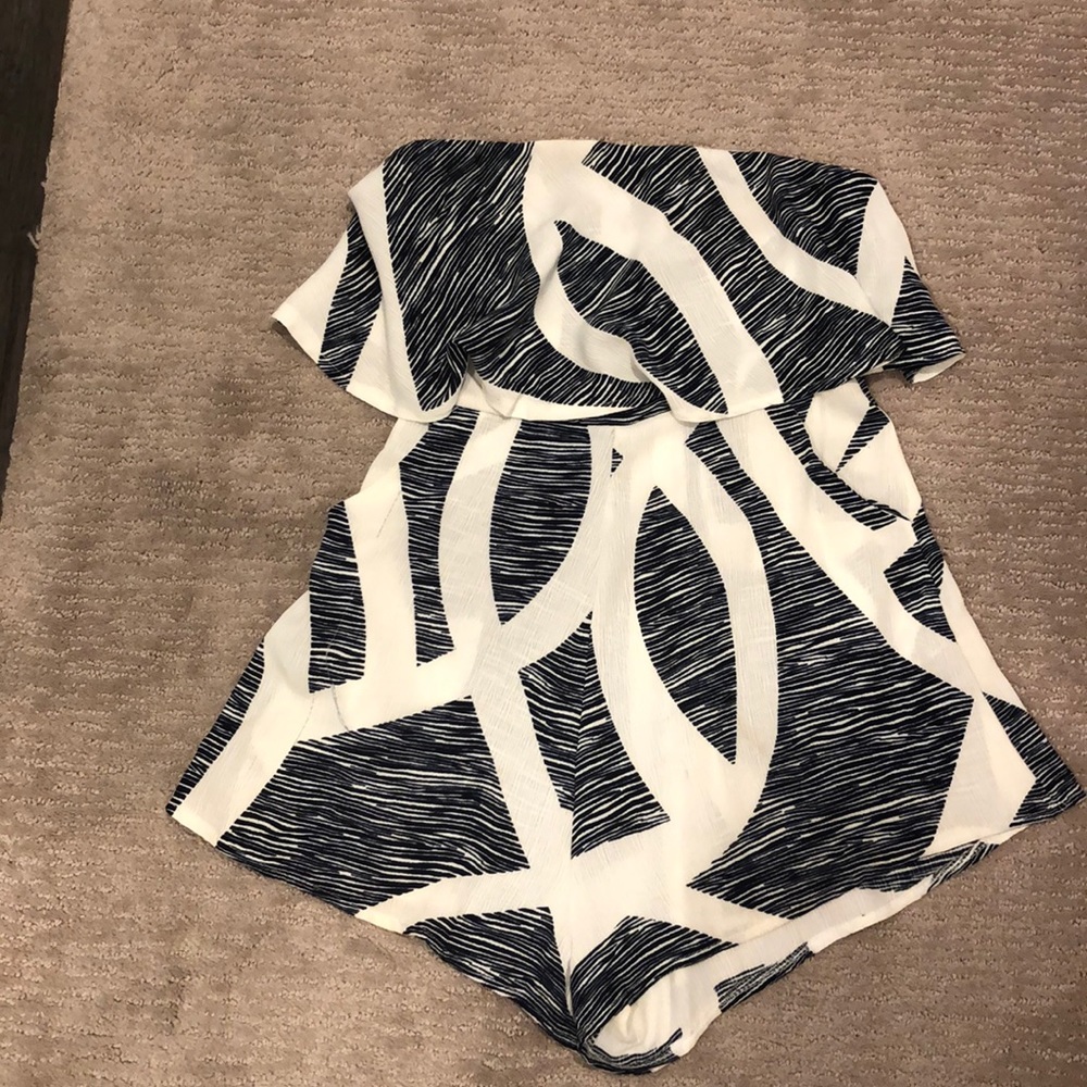 Off the Shoulder patterned romper